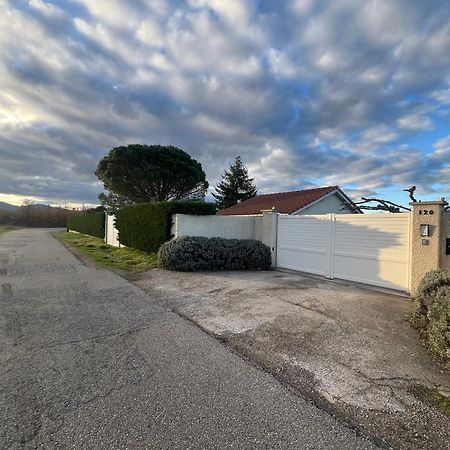 La Parenthese Hotel Auberives-sur-Vareze Exterior foto