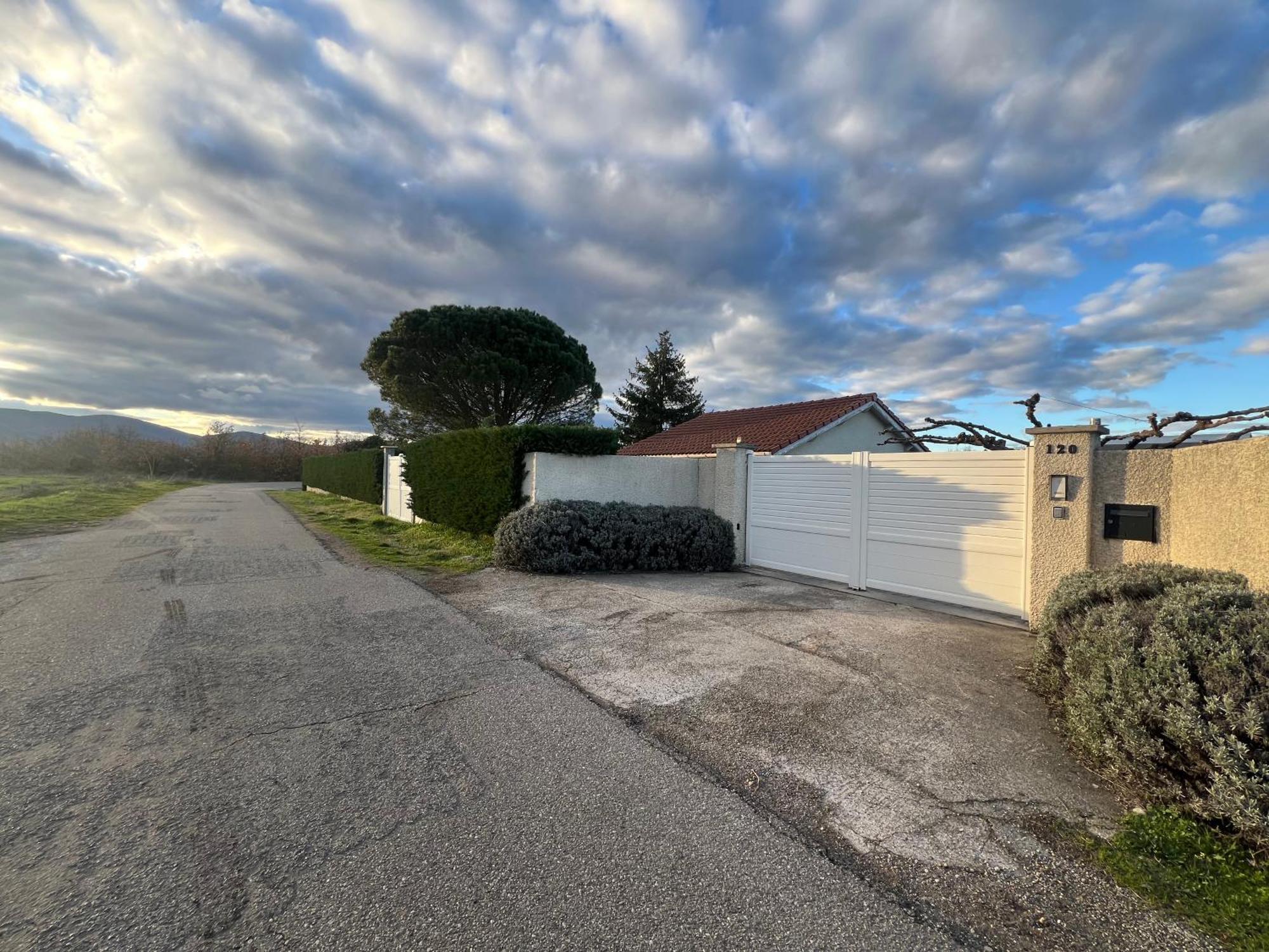 La Parenthese Hotel Auberives-sur-Vareze Exterior foto