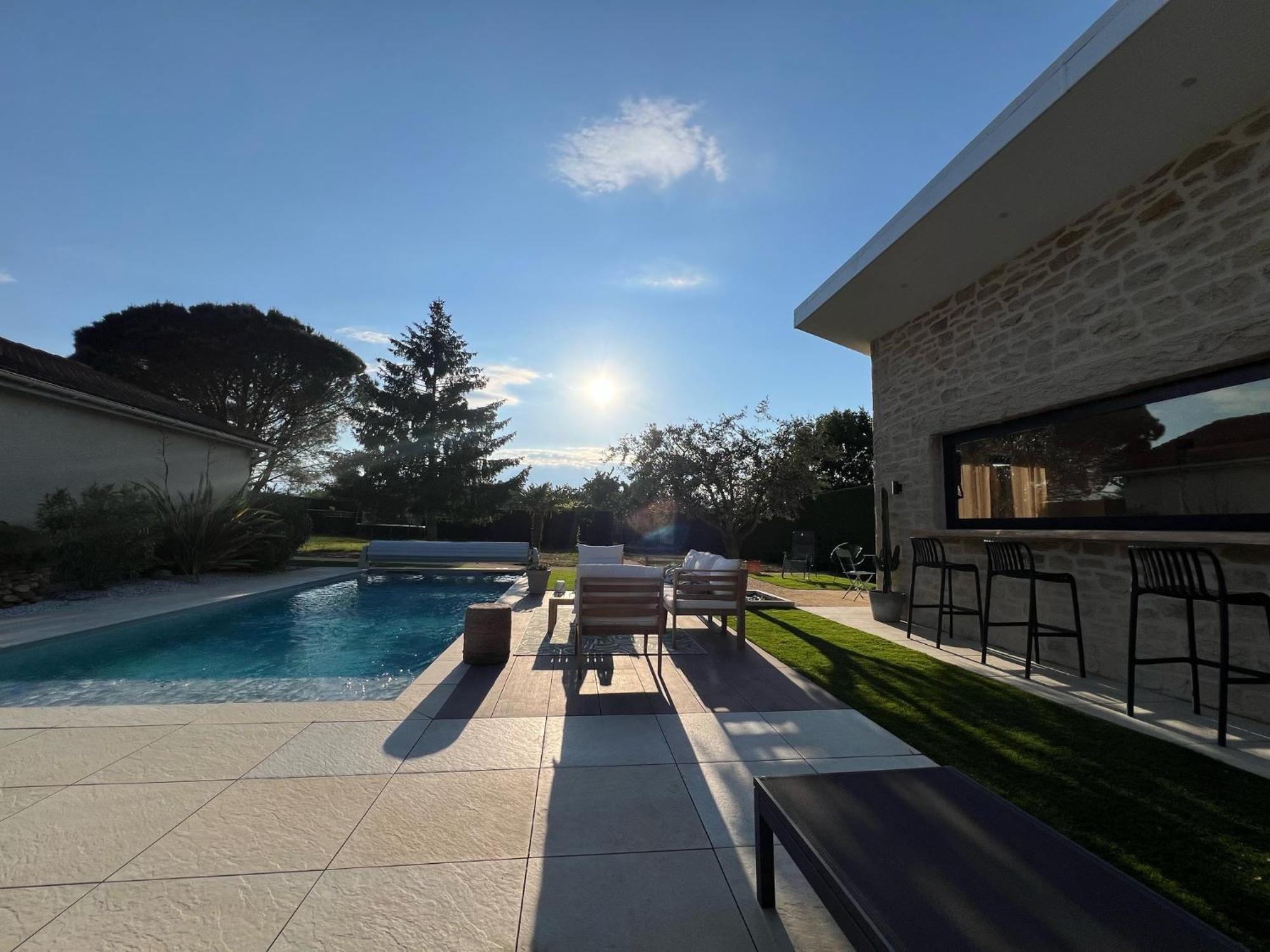 La Parenthese Hotel Auberives-sur-Vareze Exterior foto
